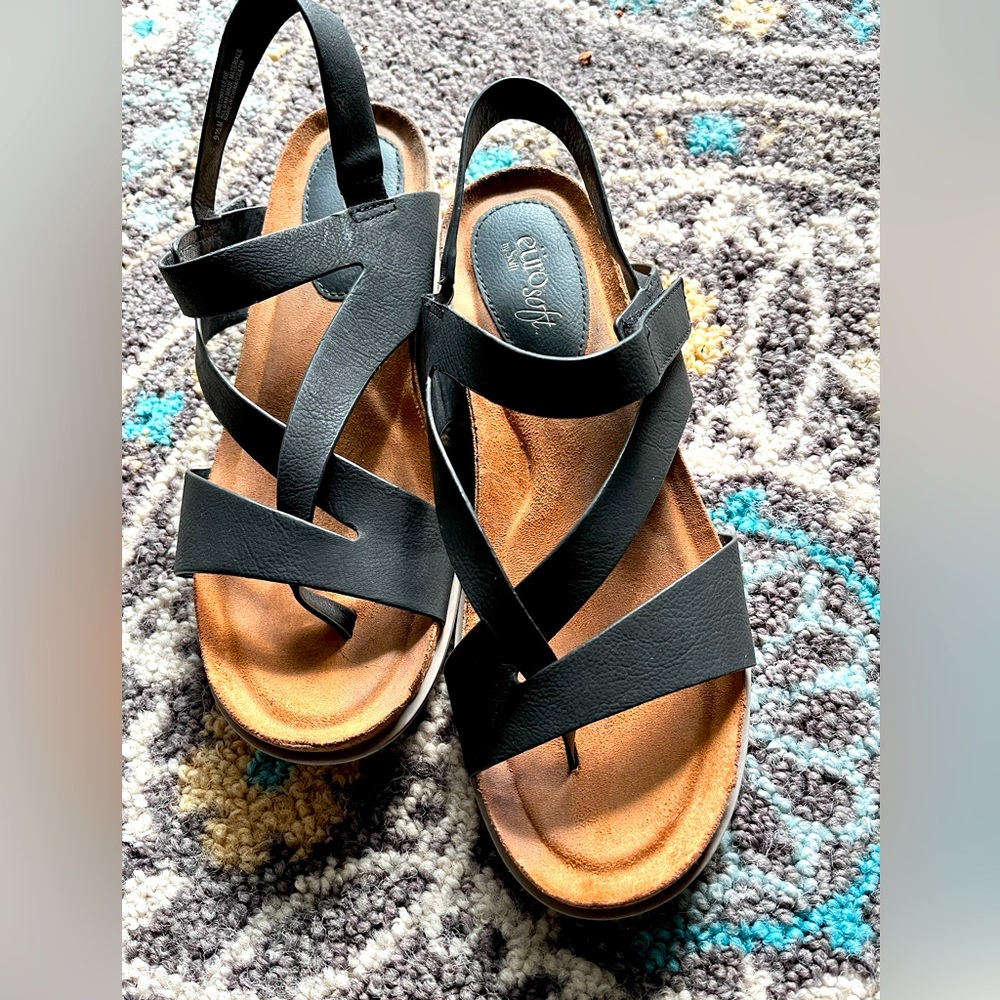 Eurosoft Women’s Gianetta sandal black size 10